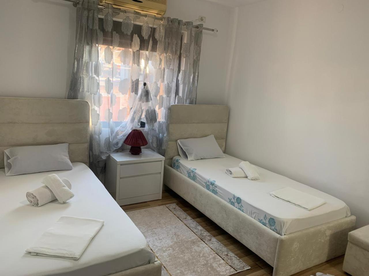 Flat In Berat'S Center Appartement Buitenkant foto