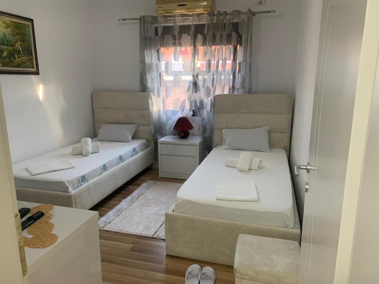 Flat In Berat'S Center Appartement Buitenkant foto