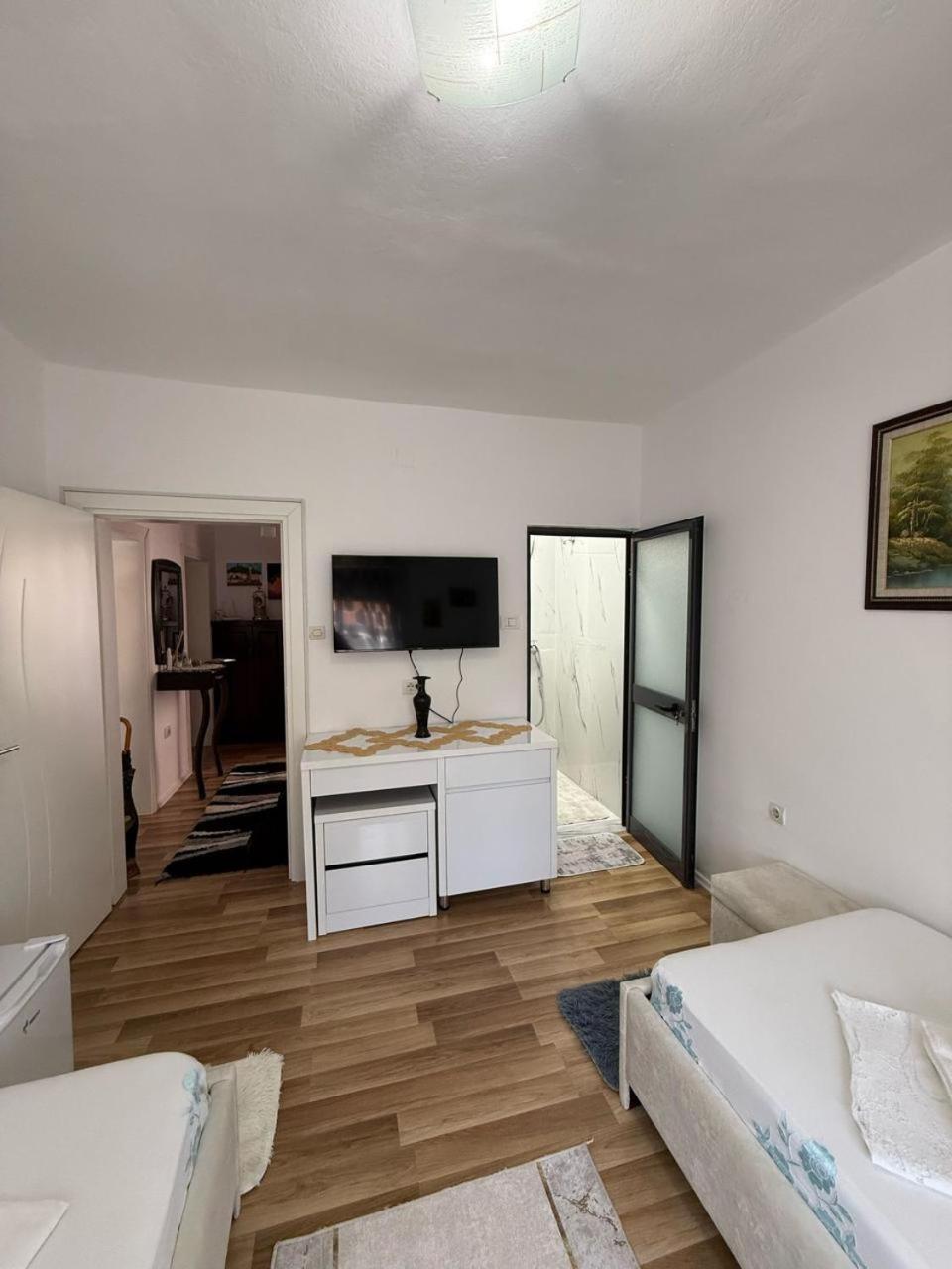 Flat In Berat'S Center Appartement Buitenkant foto
